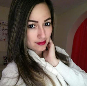 Meet your Posher, Angelis carolina